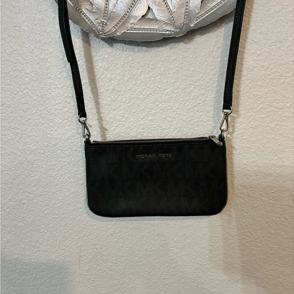 Michael Kors Elegant Black Crossbody Bag